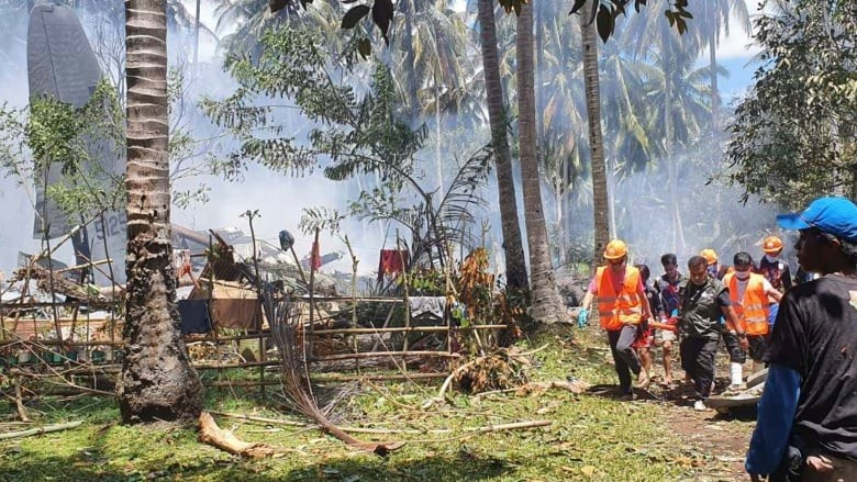 Dàn máy bay C-130 của Philippines, cũng được coi là phi đội vận tải lớn nhất của nước này. Ngoài các vận tải cơ và máy bay hạng nhẹ, Philippines hiện chưa sở hữu máy bay tiêm kích.