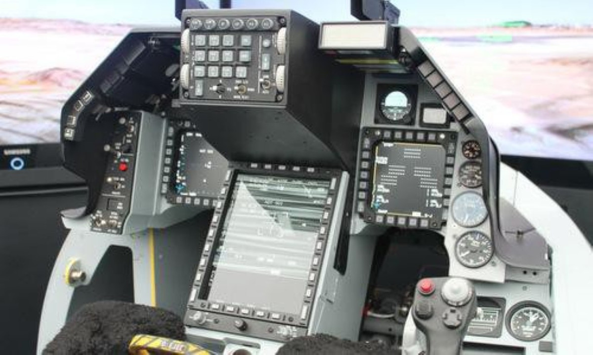 Ngoài ra, radar chủ động cũng có thể vẽ ra các bản đồ khẩu độ tổng hợp với độ phân giải cao và tầm quan sát trải rộng hơn 300 km đối với các mục tiêu trên mặt đất.