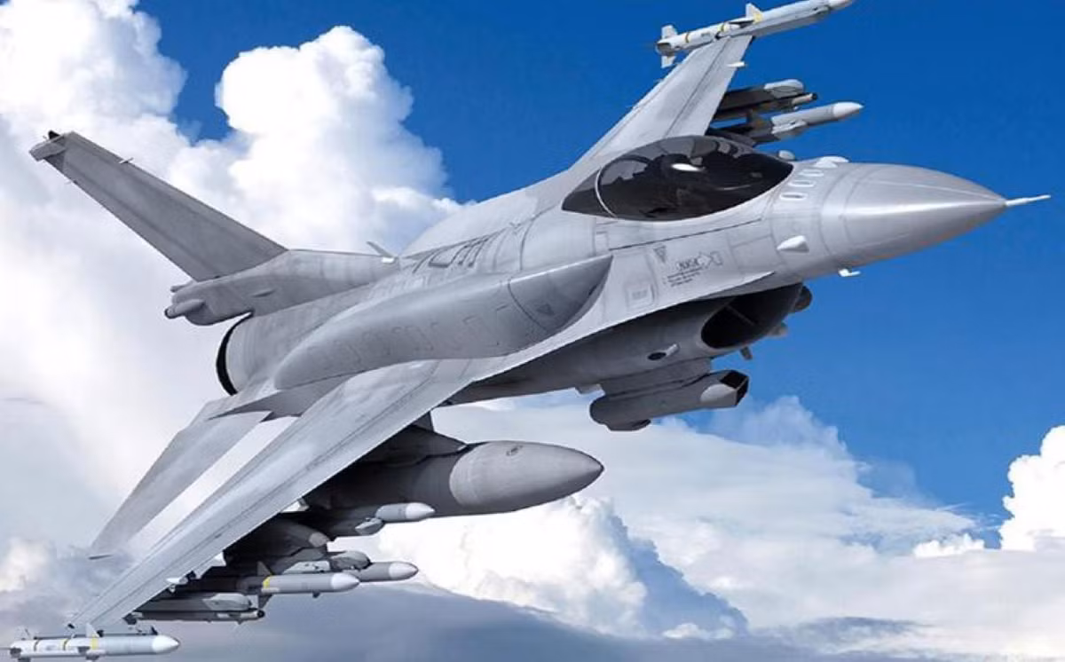 Trước đây các dòng F-16 chỉ là đối thủ xứng tầm của J-10 Trung Quốc và chưa bao giờ được coi là đối thủ ngang tầm với Su-35, chỉ đến khi F-16V ra đời thì mọi chuyện thay đổi.