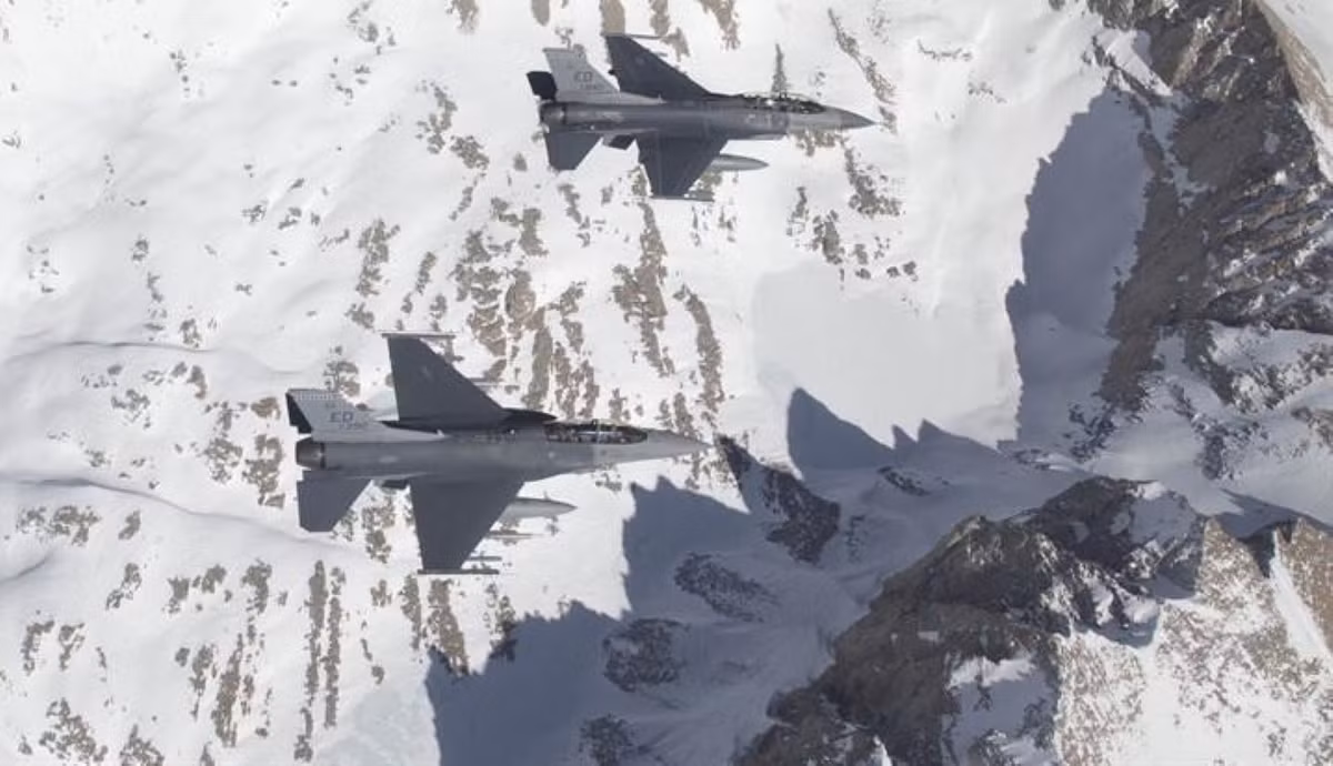 Tuy vậy Mỹ quyết định mang chúng xuống các dòng chiến đấu cơ thế hệ thứ 4,5 cho thấy khả năng các chiến đấu cơ thế hệ thứ 4,5 sẽ vẫn tiếp tục song hành cùng chiến đấu cơ thế hệ thứ 5 thêm một thời gian dài nữa.