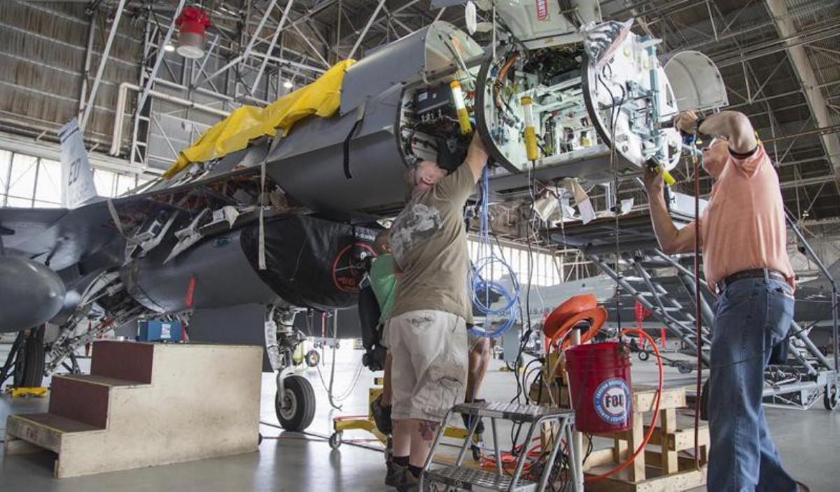 Tập đoàn Lockheed Martin đã quyết định phát triển và trang bị hệ thống radar tạo chùm nhanh (SABR) quét mảng pha điện tử chủ động (AESA) APG-83 tân tiến của tập đoàn Northrop Grumman cho các chiến đấu cơ F-16V.