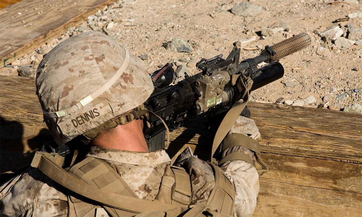 Thủy quân lục chiến Mỹ vừa thông báo bắt đầu cấp phát hàng chục nghìn ống giảm thanh cho các đơn vị bộ binh, trinh sát và biệt kích. Các ống giảm thanh này tương thích với súng carbine M4 và M4A1, súng trường M27 và súng bắn tỉa M38.