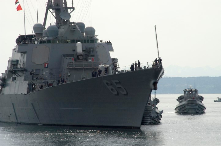 Đây đã là lần thứ 7 khu trục hạm Benfold của Hải quân Mỹ, xuất hiện ở vùng biển đầy nhạy cảm này. Sự xuất hiện của USS Benfold, có thể xem là một lời khẳng định, về thái độ cứng rắn, nhằm bảo vệ các cam kết của Mỹ với các đồng minh trong khu vực.