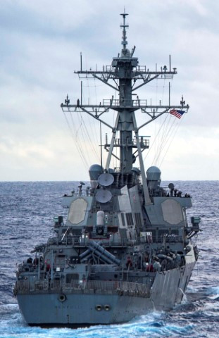 Khu trục hạm USS Benfold, được khởi đóng từ năm 1993, hạ thủy từ năm 1994 và chính thức gia nhập lực lượng hạm đội 7, Hải quân Mỹ, từ tháng 3/1996.