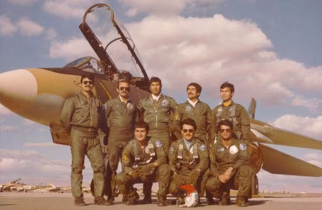 F-14 Tomcat không có khả năng cơ động ấn tượng như F-16, nhưng nó có khả năng ổn định ngang rất tốt đưa nó trở thành một trong những máy bay không chiến đáng sợ trên bầu trời.