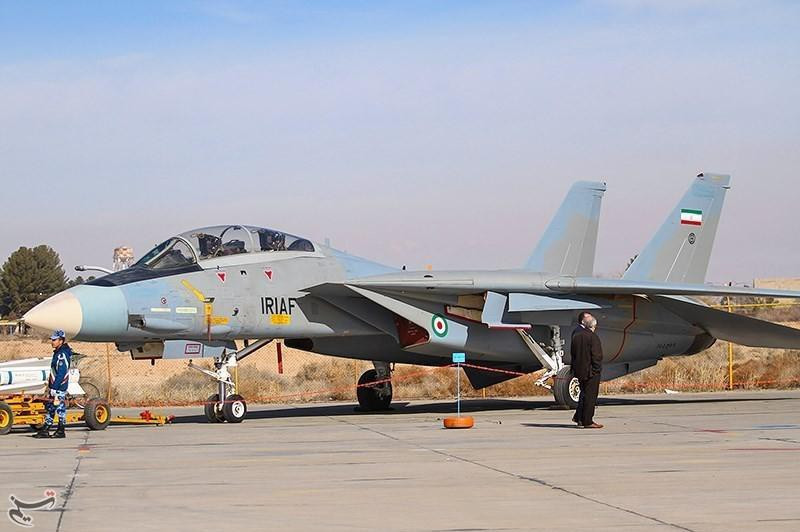 Phi công Iran có tên Asadullah Adeli và đồng đội Mohammed Masbough làm nhiệm vụ hoa tiêu được lệnh xuất kích khi tình báo trên không cho biết có các máy bay lạ đang hướng tới khu vực đảo Kharg Island trên Vịnh Péc-Xích.