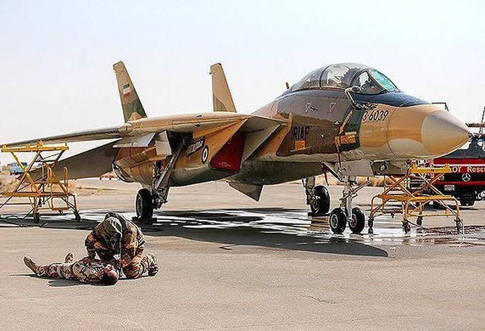 F-14 Tomcat là sản phẩm của tập đoàn Grumman (nay là Northrop Grumman) phát triển cho Hải quân Mỹ.