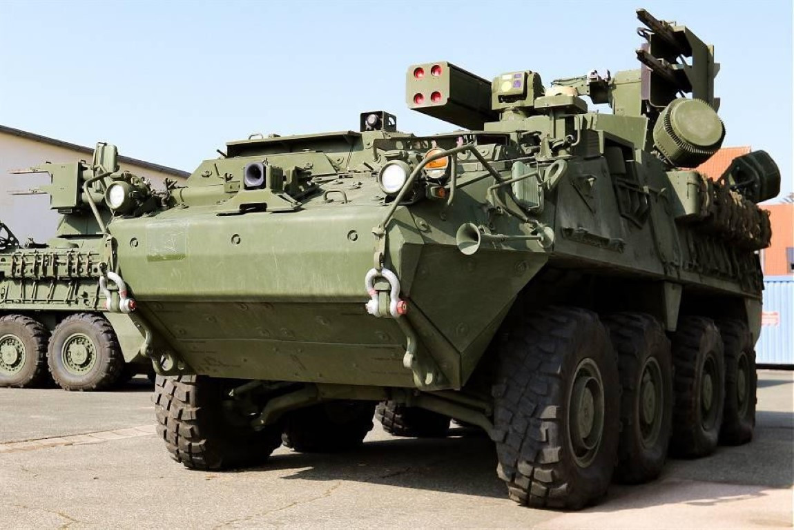 Tên lửa AGM-114L Longbow Hellfire có chiều dài 1,76 m; tổng trọng lượng 49 kg trong đó trọng lượng phần chiến đấu là 9 kg, tầm bắn tối đa vào khoảng 9 km.