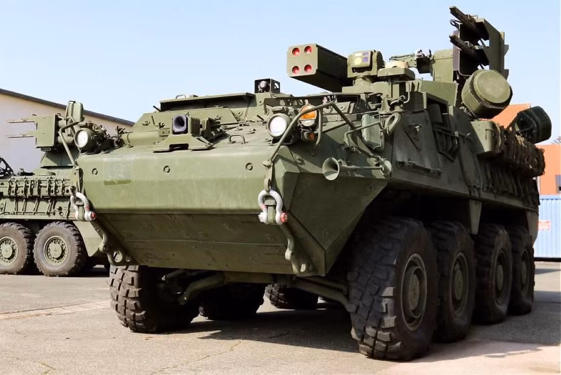 Tên lửa AGM-114L Longbow Hellfire có chiều dài 1,76 m; tổng trọng lượng 49 kg trong đó trọng lượng phần chiến đấu là 9 kg, tầm bắn tối đa vào khoảng 9 km.