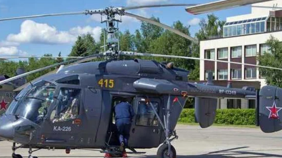 Trực thăng đa nhiệm Ka-226T có thể mang được khối lượng 1.050 - 1.100 kg bên trong khoang chứa hàng hoặc sử dụng các móc treo phía ngoài thân.