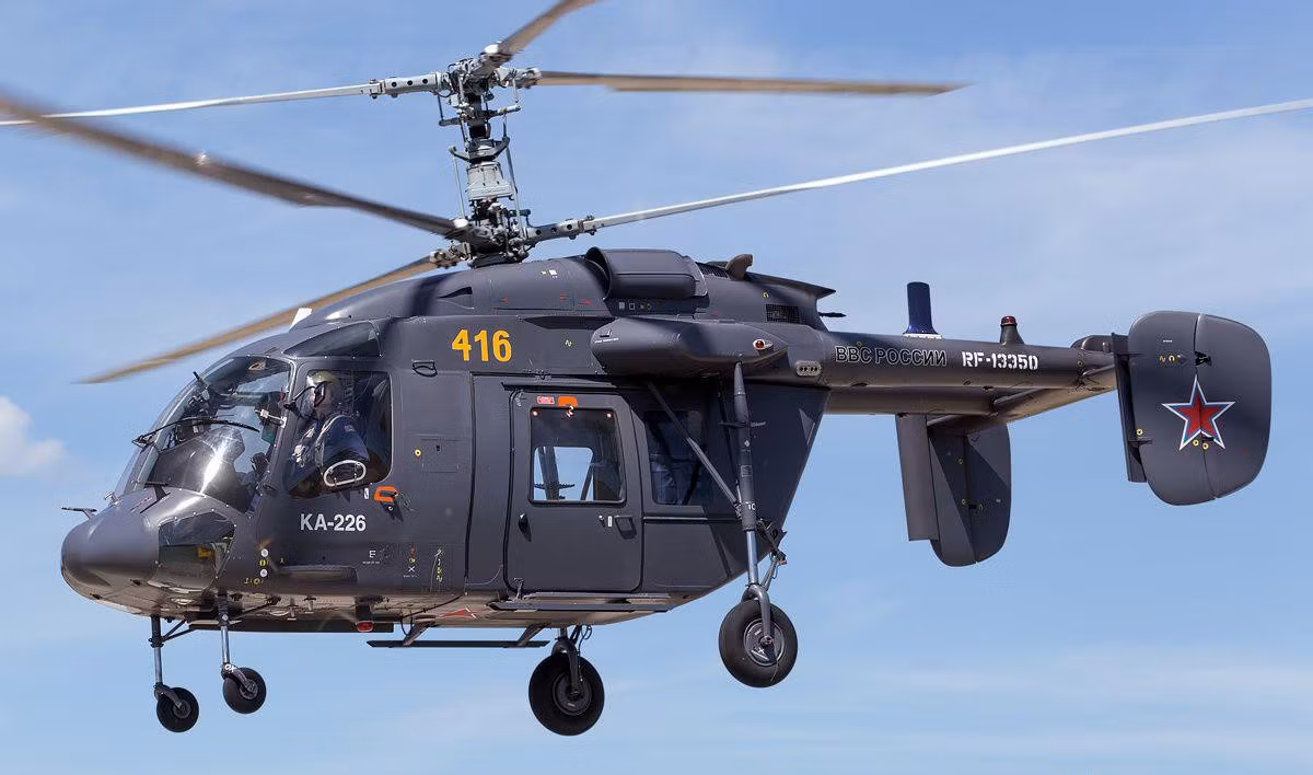 Ngoài vai trò vận tải cứu thương, Ka-226T còn được lắp đặt các thiết bị điện tử hiện đại để làm vai trò trinh sát.