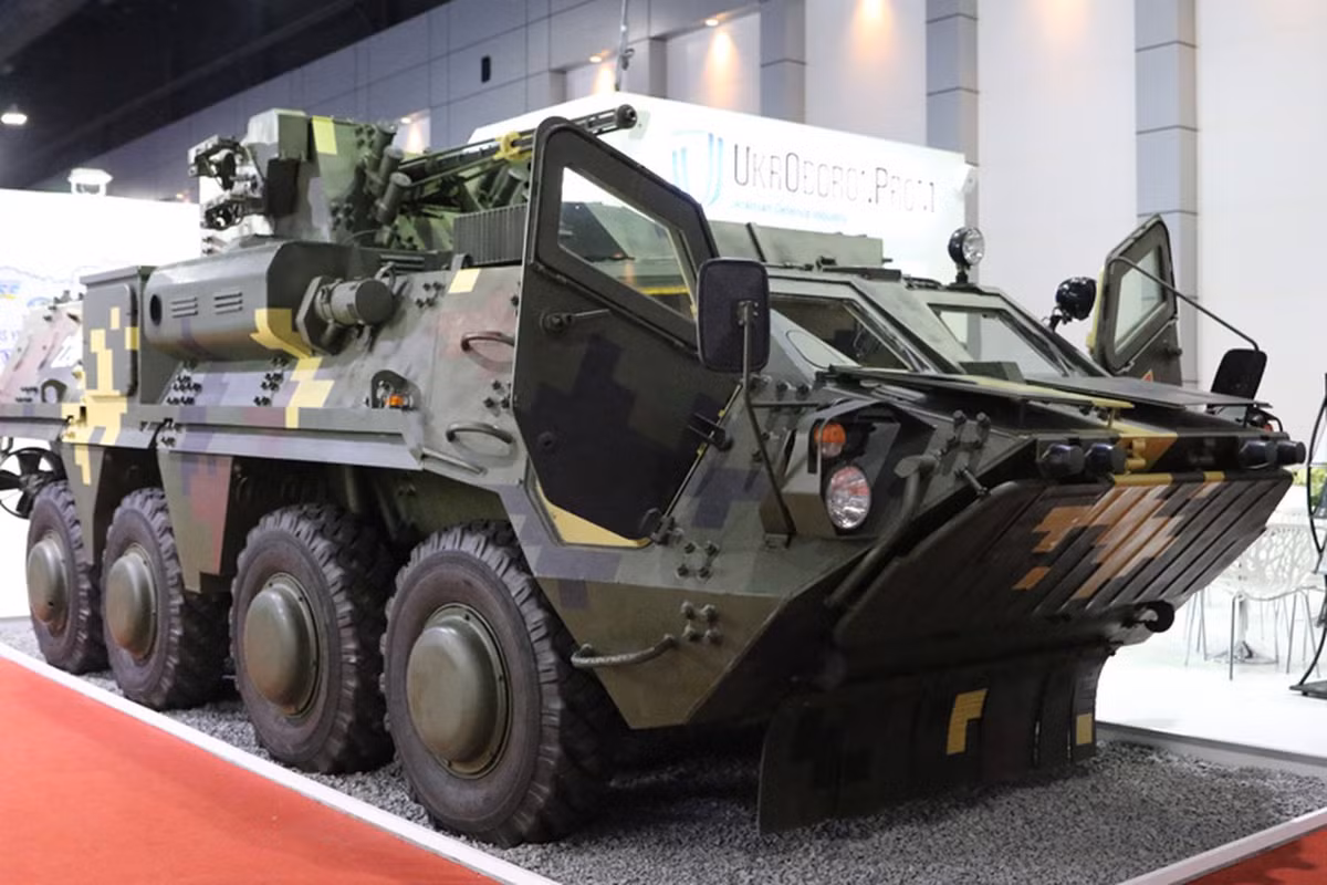 Tương tự, Ukraine cùng Myanmar cũng cùng nghiên cứu và phát triển xe thiết giáp chở quân BTR-4E.