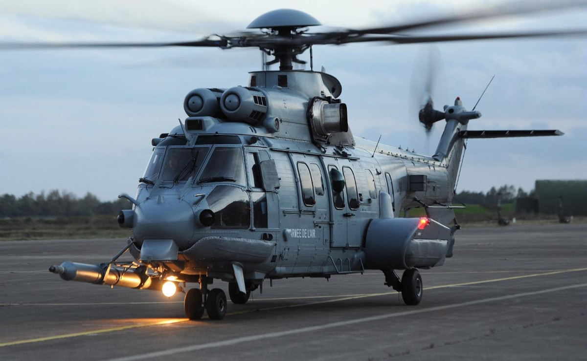 H225M có thể được triển khai được trên các chiến hạm mang tên lửa dẫn đường, trên các tàu đổ bộ hoặc tàu sân bay.