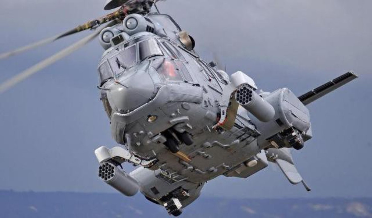 Trực thăng này được trang bị vỏ giáp có thể tháo rời và sử dụng hai động cơ Turbomeca Makila 1A4, có hệ thống điều khiển động cơ kỹ thuật số kênh đôi (FADEC). Được trang bị hệ thống chống đóng băng, H225M có thể hoạt động trong điều kiện khí hậu rất lạnh.