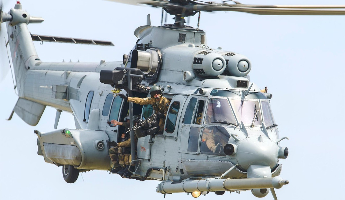 Chưa đầy 6 tuần sau khi chính thức đi vào hoạt động, 3 chiếc H225M của Không quân Pháp đã được điều động đến đảo Síp để sơ tán dân thường khỏi Lebanon trong chiến dịch Baliste vào mùa hè năm 2006.