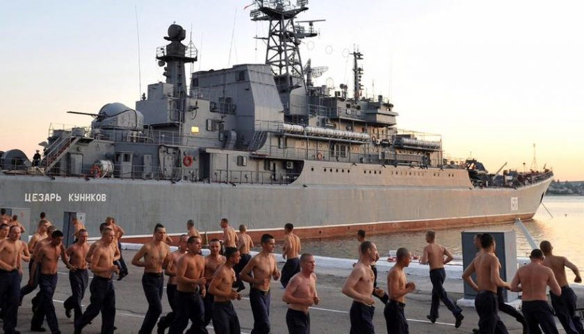 Ngoài ra, truyền thông Nga cũng nhấn mạnh rằng, thời gian để đưa một căn cứ quân sự được xây dựng mới vào hoạt động, ít nhất cũng tốn tới 2 - 3 năm xây dựng liên tục không ngừng nghỉ.