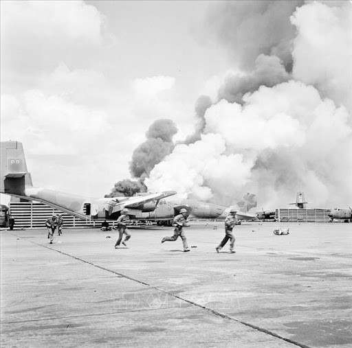 Bằng chứng là tới tận tháng 3/1975 - nghĩa là gần một năm sau khi cuộc kháng chiến chống Mỹ của dân tộc Việt Nam kết thúc - Judge mới được an táng tại nghĩa trang liệt sĩ Mỹ tại Marshalltown, Iowa.