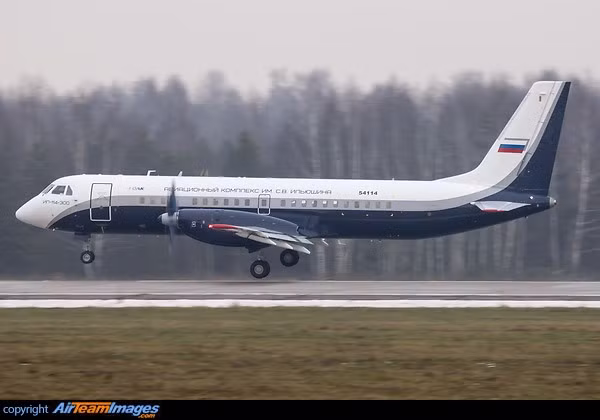 Trong số đó, có một chiếc dự kiến sẽ khởi hành tới sân bay Kubinka để tham gia Army Games 2021 này, tuy nhiên kế hoạch đã phải hủy bỏ, và một loại máy bay khác sẽ được sử dụng thay thế.