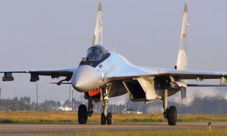 Đây được coi là một cái giá "khá chát" cho một chiến đấu cơ thế hệ thứ 4 như Su-35. Tuy nhiên Trung Quốc vẫn hoan hỉ vì xem ra họ đã hạ được đáng kể so với giá ban đầu phía Nga đưa ra.