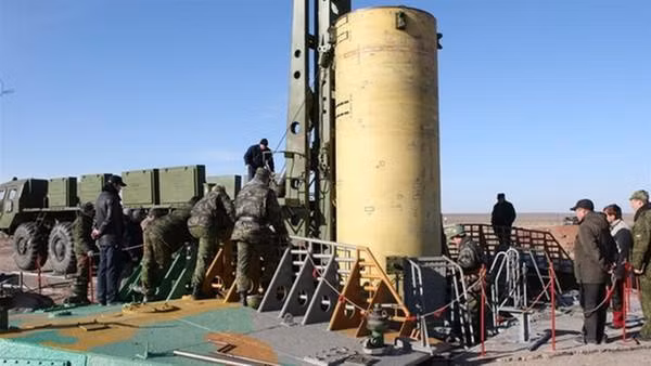 Radar Don-2N có khả năng "đục thủng" không gian rộng hơn hàng chục nghìn km và phát hiện một vật thể có kích thước vài cm. Đồng thời, nó có thể theo dõi hơn 100 mục tiêu và hướng tên lửa chống tên lửa 53T6 vào chúng với độ chính xác cao.