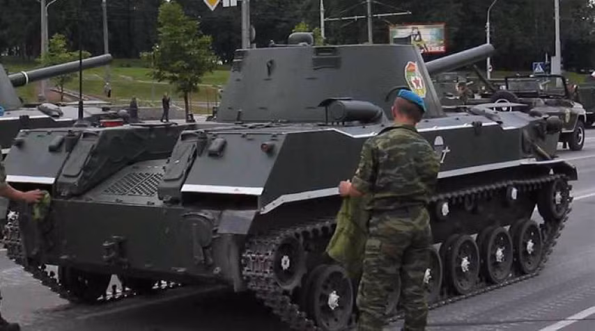 2S9 Nona-S là loại vũ khí có sự cơ động rất tốt trên nhiều địa hình, thậm chí chúng có thể tự vận hành được dưới nước nhờ hai máy bơm xả nước đằng sau thân xe.