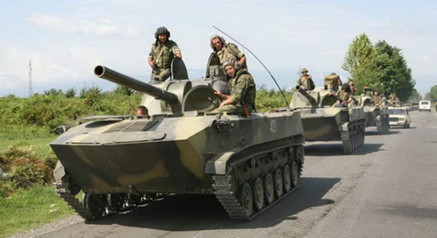 Trọng lượng rất nhẹ tạo điều kiện thuận lợi khi vận chuyển nên 2S9 Nona-S có thể đổ bộ đường không bằng nhảy dù, được cẩu bởi máy bay trực thăng, hay chuyên chở trên tàu chiến đổ bộ.