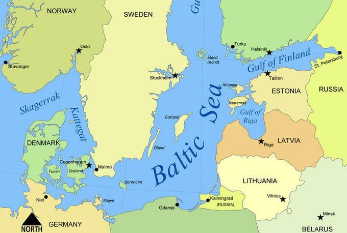 Đây là địa điểm chiến lược nằm kẹp giữa Ba Lan và các nước vùng Baltic, nơi đặt sở chỉ huy Hạm đội Baltic hải quân Nga, cũng là căn cứ tiền phương với nhiều chiến đấu cơ, bệ phóng tên lửa hành trình và tên lửa đạn đạo hiện đại nhất trong biên chế Nga
