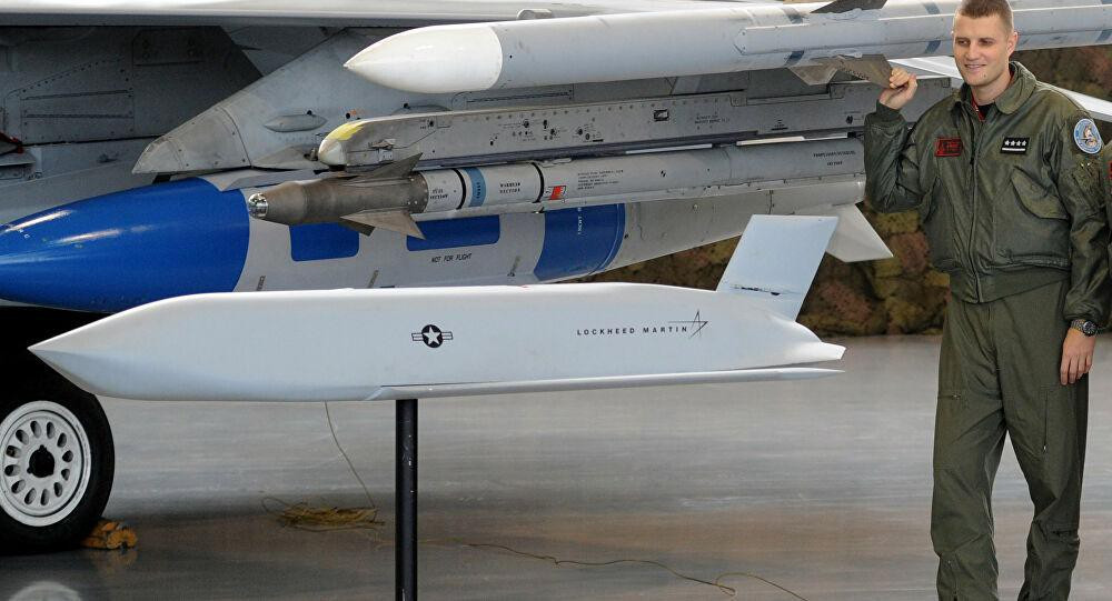 Mũi tên lửa được lắp khí tài trinh sát hồng ngoại (I2R) và khí tài tự động xác định mục tiêu thông qua quang ảnh điện tử (ATC), giúp nó đánh trúng mục tiêu với độ sai lệch rất nhỏ.