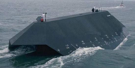 Lockheed Martin cho biết thiết kế của Sea Shadow với các bề mặt góc cạnh, đây là thiết kế tàu chiến phi truyền thống ở thời điểm nó ra đời.