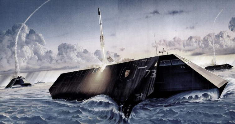 Vũ khí được giấu hoàn toàn bên trong thân tàu để tăng độ tàng hình, khi cần khai hỏa các cửa sẽ mở ra và tên lửa từ trong thân tàu phóng vọt ra.