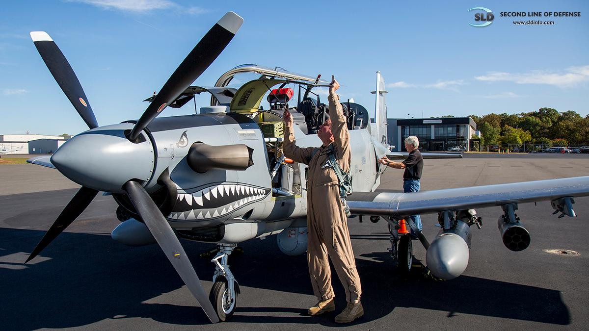 AT-6E được trang bị hệ thống chiến đấu A-US và thiết bị nhìn ngày và đêm MX-15i/Di, hệ thống bảo vệ chống lại tên lửa các lớp “không đối đất” và “không đối không” có đầu tìm hồng ngoại và laser bao gồm hệ thống cảnh báo chiếu xạ AN/AAR-47 và một thiết bị bẫy hồng ngoại ALE-47.