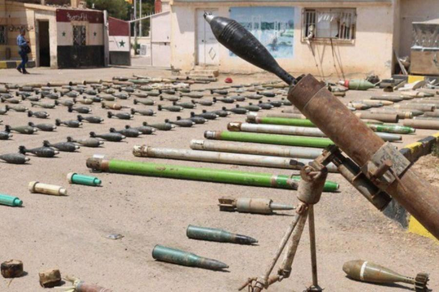 Tại kho vũ khí, quân chính phủ đã tìm thấy hàng chục khẩu súng các loại, 87 quả mìn và lựu đạn, 40 kg thuốc nổ và 22.000 vỏ đạn.