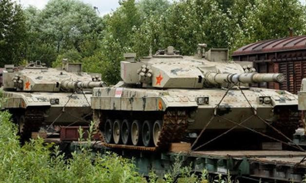 "Phiên bản xe tăng chủ lực Type-96B năm nay thu nhỏ khoang chứa hàng ở hai cạnh tháp pháo, giúp nó hẹp hơn và khó va chạm với chướng ngại vật trong phần thi, hạn chế tác động đến kết quả thi đấu", tạp chí Xe tăng và Thiết giáp có trụ sở tại Bắc Kinh cho biết trong bài viết hồi tuần trước.