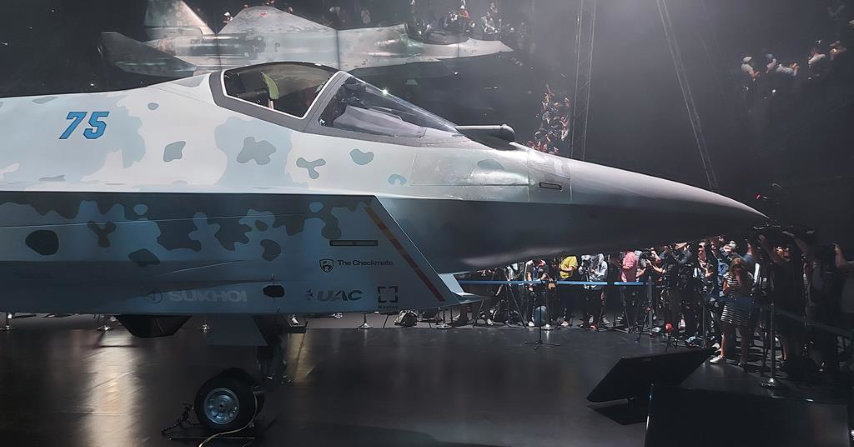 Đặc điểm nổi trội của chiếc tiêm kích này chính là mức giá rất cạnh tranh của nó, chỉ từ 25 đến 30 triệu USD, quá rẻ, thậm chí chỉ bằng 1/3 so với các đối thủ phương Tây mà Su-75 sẽ cạnh tranh trên thị trường vũ khí thế giới.