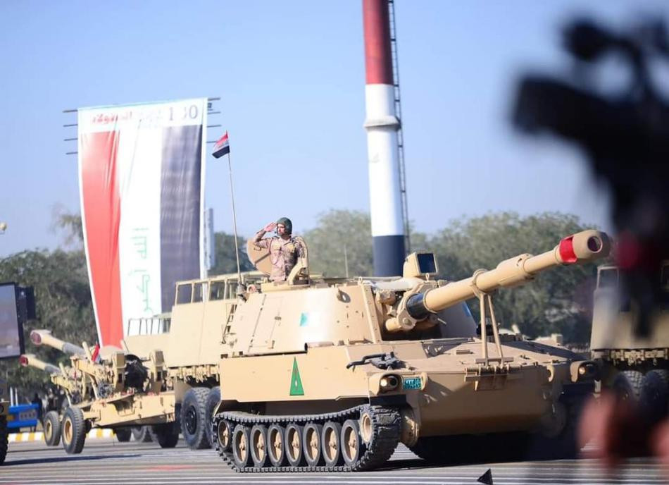 Pháo tự hành M109 của Quân đội Iraq tham gia cuộc duyệt binh kỷ niệm 100 năm ngày thành lập quân đội. Nguồn ảnh: Sina.