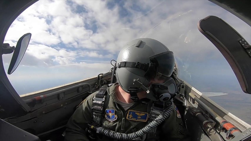 Căn cứ Laughlin là nơi đóng quân của Không đoàn huấn luyện số 47, cơ sở đào tạo phi công không quân lớn nhất nước Mỹ.