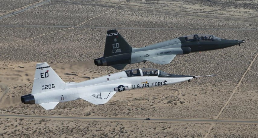 Phi đội T-38 của Mỹ đã trải qua nhiều đợt nâng cấp lớn hiện nay Mỹ chỉ còn sử dụng phiên bản T-38C, nhưng tuổi thọ trung bình của chúng đều đã gần 50 năm và đang cần thay thế.