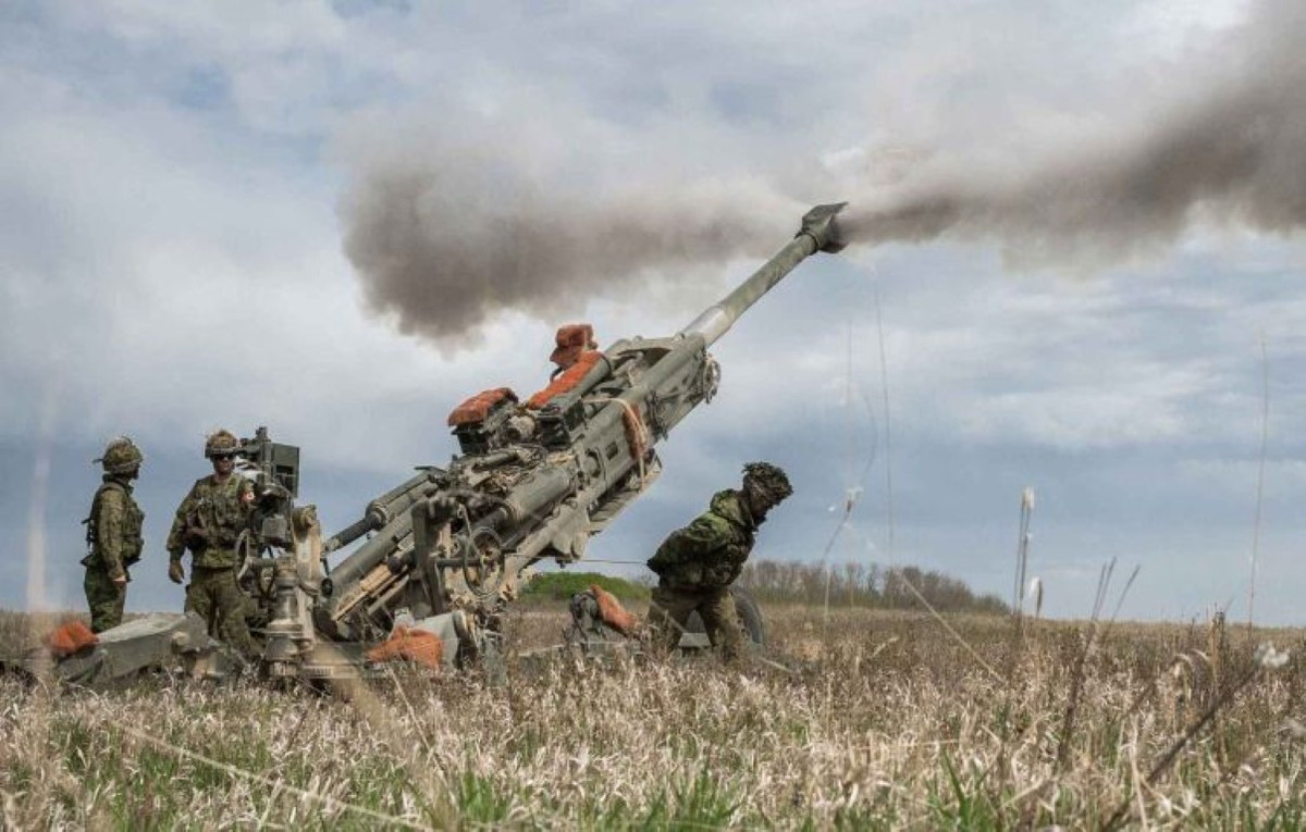 Các triệu chứng đó bao gồm mất nước, cơ thể quá nhiệt, khô miệng, choáng váng, mất thăng bằng, nói nhiều và có phản ứng thái quá với đồng đội.