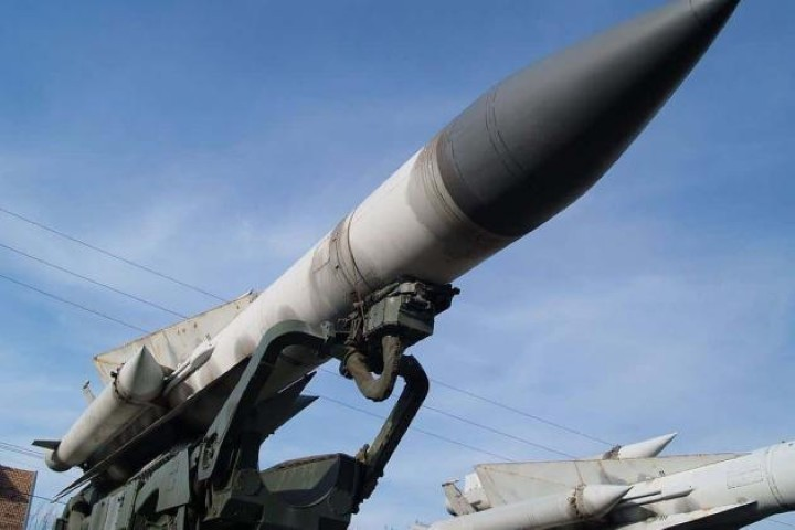 Phi công F-35 nói riêng hay các loại tiêm kích khác nói chung khi nhận thấy tên lửa S-200 lao về phía mình chỉ cần thực hiện một động tác thao diễn đơn giản cũng đủ đánh lừa đạn tấn công đối phương và giữ an toàn cho mình.