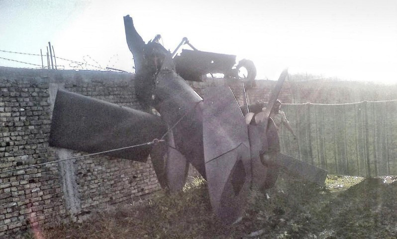 Một hoặc các lá cánh bổ sung sẽ cho phép cánh quạt đó quay chậm hơn nhưng vẫn đạt được hiệu suất mà chiếc trực thăng cần, nếu bạn giảm tốc độ quay của cánh quạt thì điều đó có nghĩa là máy bay sẽ yên tĩnh hơn.