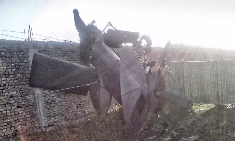 Một hoặc các lá cánh bổ sung sẽ cho phép cánh quạt đó quay chậm hơn nhưng vẫn đạt được hiệu suất mà chiếc trực thăng cần, nếu bạn giảm tốc độ quay của cánh quạt thì điều đó có nghĩa là máy bay sẽ yên tĩnh hơn.