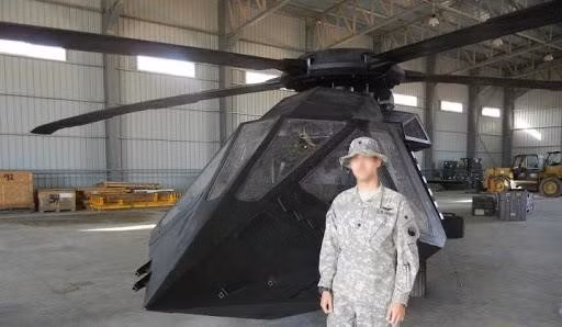 Quan trọng nhất vẫn là để máy bay không hiện trên màn theo dõi của radar, khi đó phải thiết kế sao cho phi cơ có nhiều bề mặt tán xạ khiến sóng vô tuyến không dội lại, ngoài ra lớp sơn cũng phải hấp thụ một phần.