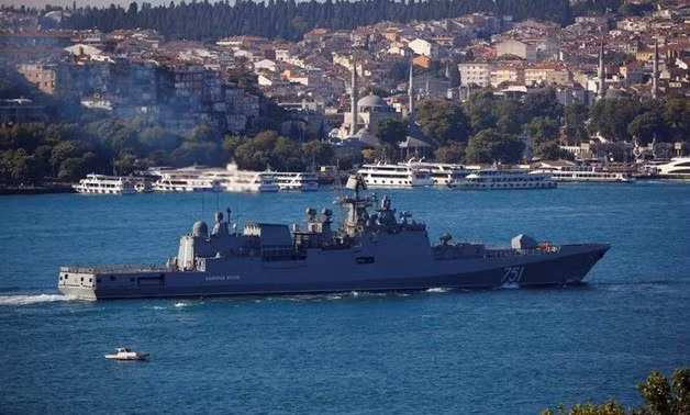 Hãng thông tấn TASS của Nga cũng cho biết, trong lúc cuộc tập trận Sea Breeze 2021 giữa Mỹ và NATO được tổ chức, một loạt các chiến hạm hùng hậu của hạm đội biển Đen, cùng với các tổ hợp tên lửa S-400 và Pantsir-S, sẽ tham gia một cuộc tập trận kéo dài hai tuần.