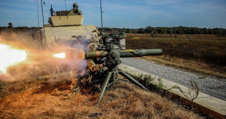 Số lượng lớn, giá thành rẻ, uy lực mạnh, tên lửa chống tăng TOW đang là nỗi khiếp sợ cho lực lượng tăng thiết giáp khi đối mặt với chúng.