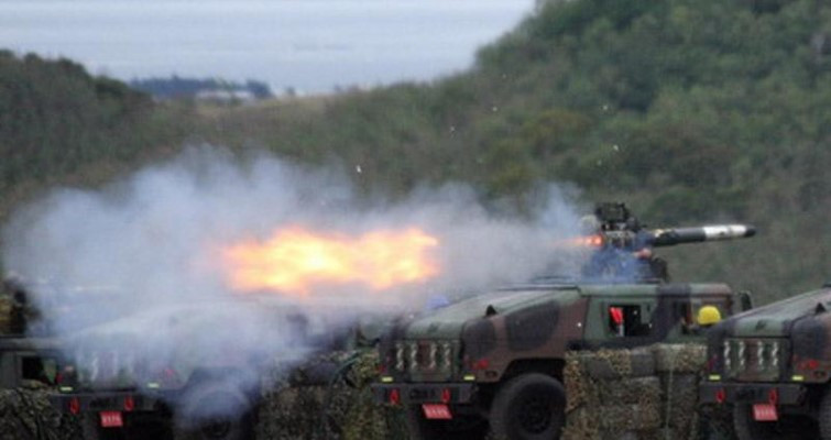 Ngoài phiên bản với chân đế cố định, TOW có thể triển khai trên xe jeep, xe thiết giáp giúp tăng tính cơ động.