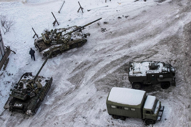 Theo thông tin vừa được truyền thông Nga đăng tải, quân đội Ukraine ở khu vực gần Donbass, đặc biệt là các lực lượng thiết giáp của nước này, đã được đặt vào trạng thái cảnh giác cao độ.