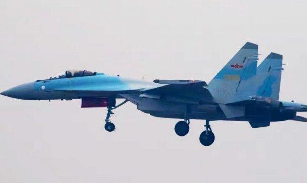 Su-35 trong tác chiến chỉ có thể độc lập một mình, rất khó hay thậm chí phải nói là không thể tương tác đầy đủ với tiêm kích thuộc họ "J" tích hợp những thiết bị độc quyền của mạng lưới chi huy do Trung Quốc phát triển.