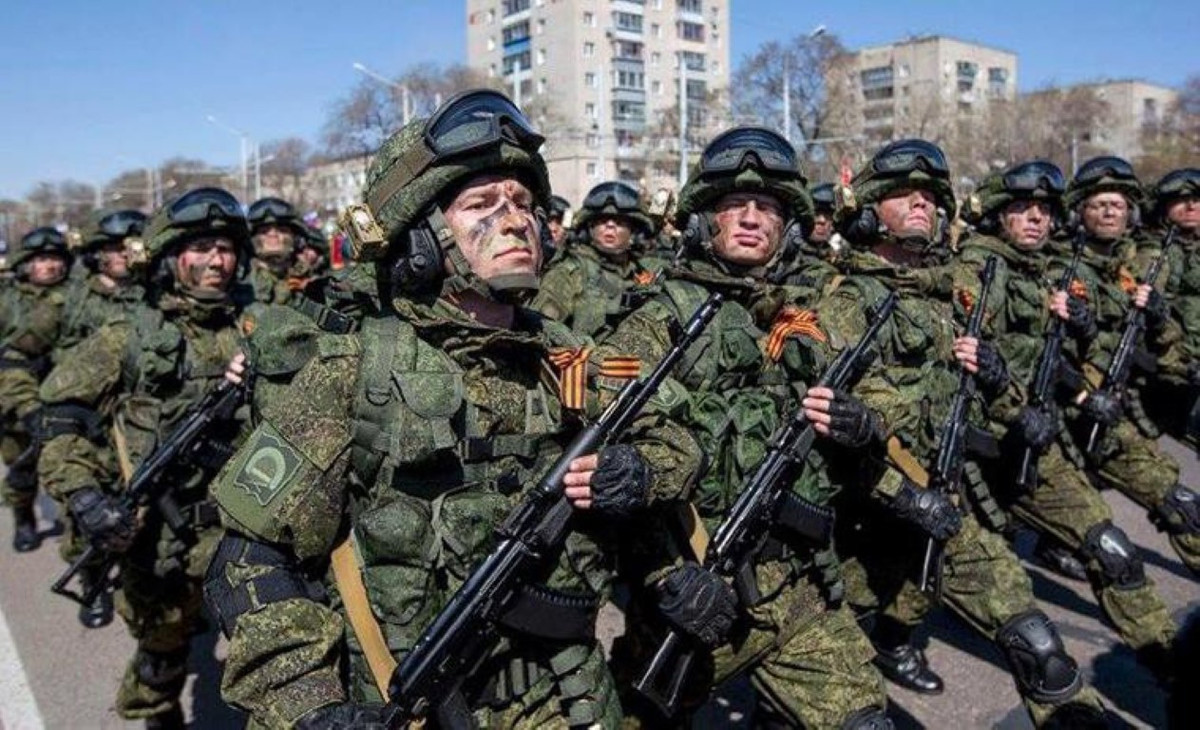 “Các hệ thống thông tin liên lạc, tình báo, tác chiến vô tuyến điện tử mới nhất, các loại súng hiện đại cũng như bộ quân phục chiến đấu Ratnik, đã được thử nghiệm thực chiến", ông Borisov-Thứ trưởng bộ quốc phòng Nga từng cho biết trong một cuộc phỏng vấn với báo Krasnaya Zvezda (Sao Đỏ).