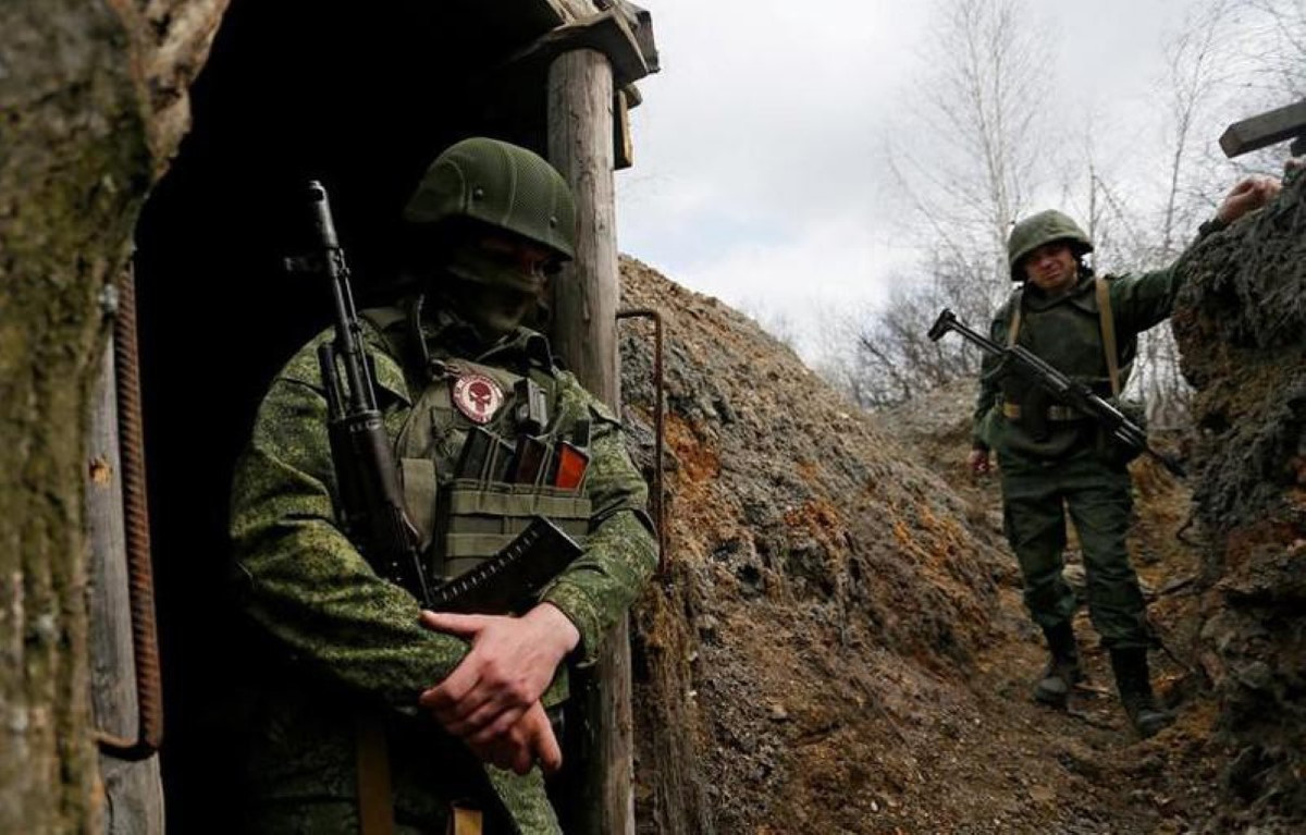 Những thiết bị hiện đại như súng trường tấn công AK-12, A-545, hệ thống thông tin liên lạc, hệ thống điện tử liên lạc, kính, hệ thống bảo vệ đầu gối và khửu tay cùng nhiều thành phần khác không được trang bị cho lực lượng ly khai Ukraine.