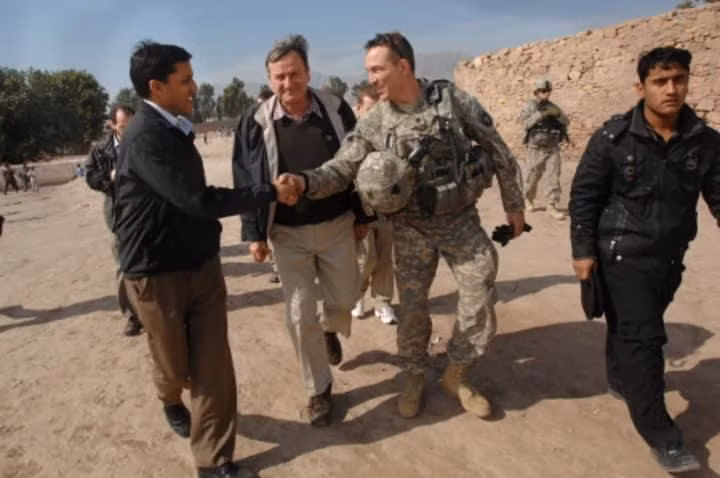 Mặc dù vậy, có thể cơ hội đối với họ đã đến khi Mỹ chấm dứt sự hiện diện quân sự tại Afghanistan, theo logic của Ukraine, Washington đã có nguồn tài chính “nhàn rỗi” để cung cấp cho mình.